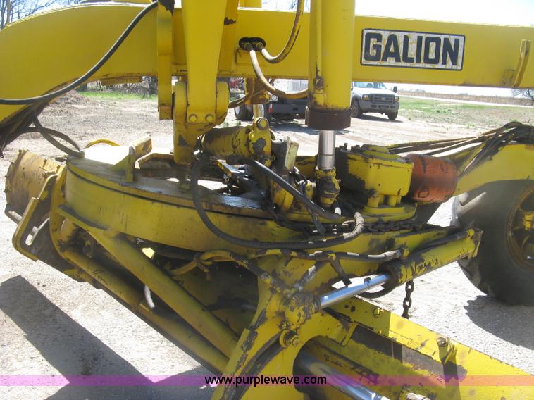 image for item J2840 1978 Galion T500C motor grader