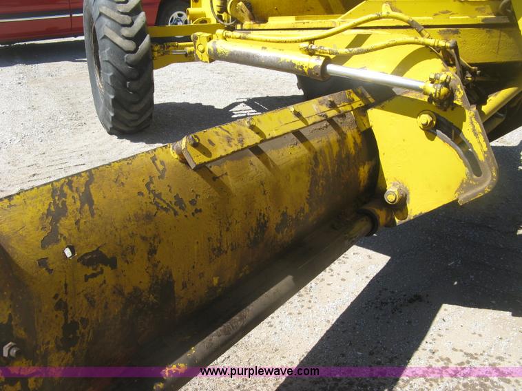 image for item J2840 1978 Galion T500C motor grader