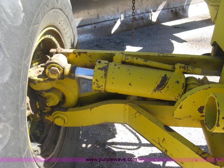 image for item J2840 1978 Galion T500C motor grader