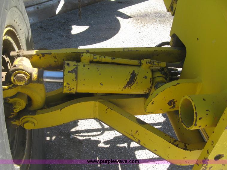 image for item J2840 1978 Galion T500C motor grader