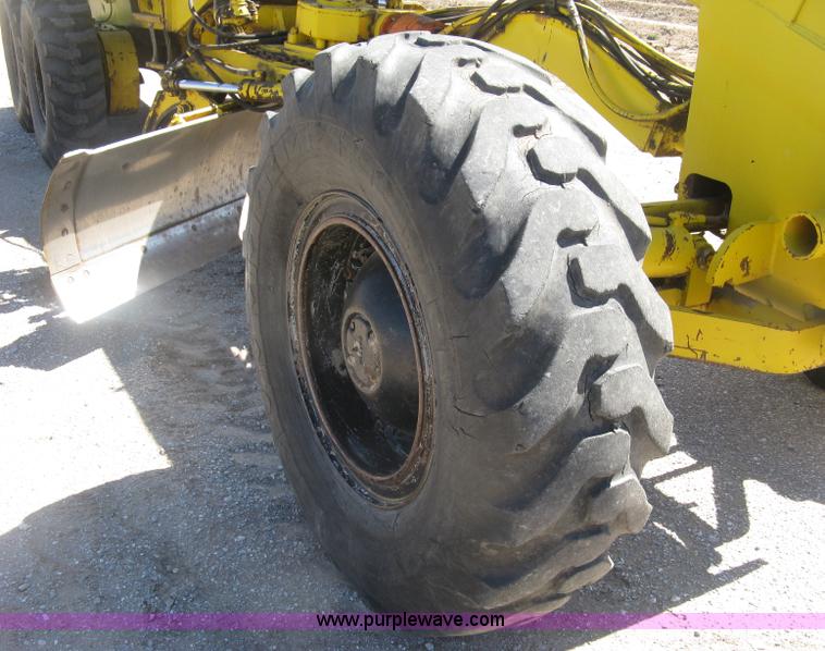 image for item J2840 1978 Galion T500C motor grader