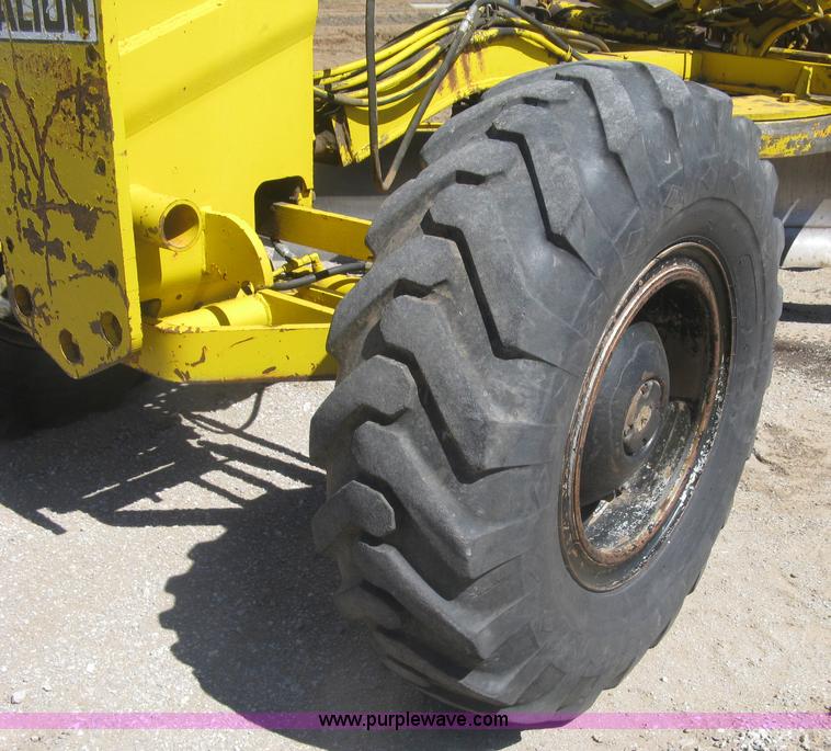 image for item J2840 1978 Galion T500C motor grader