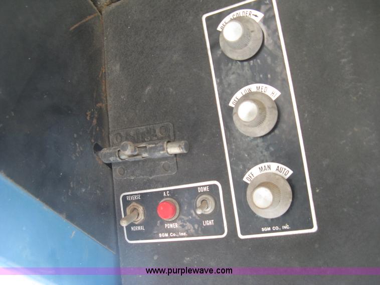 image for item J2845 Ford 5600 tractor