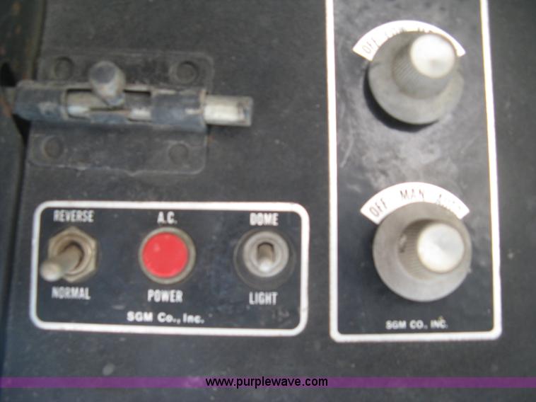 image for item J2845 Ford 5600 tractor