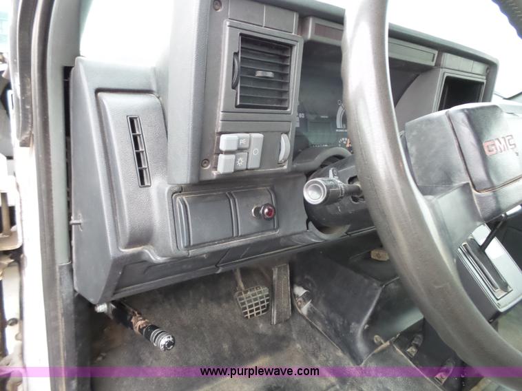 image for item J4221 1995 GMC TopKick box truck