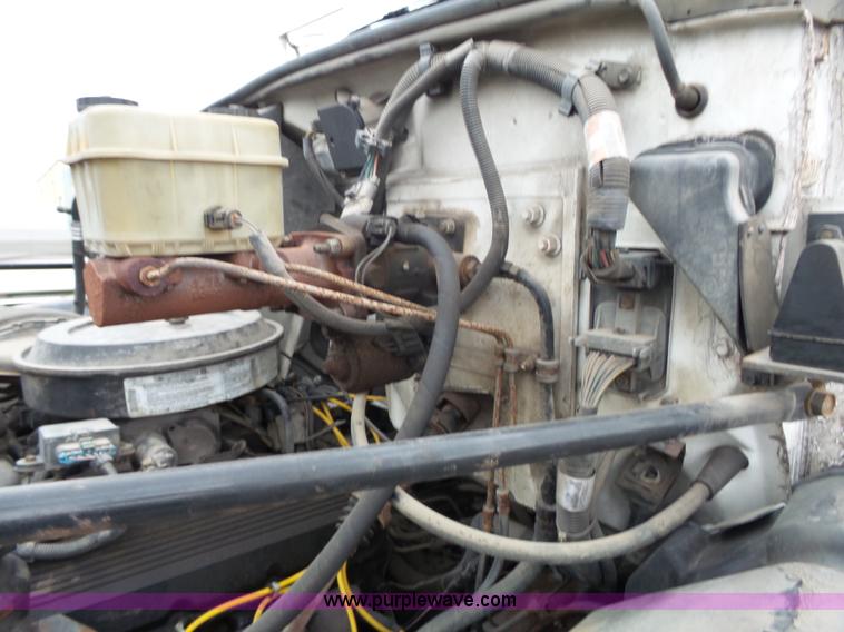 image for item J4221 1995 GMC TopKick box truck