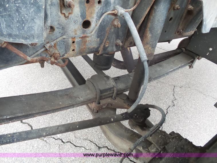 image for item J4221 1995 GMC TopKick box truck