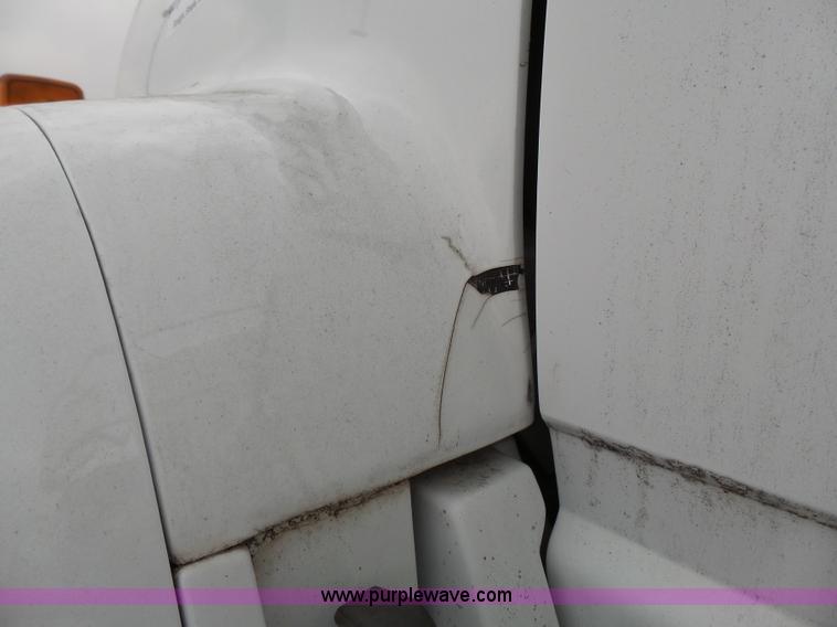 image for item J4221 1995 GMC TopKick box truck