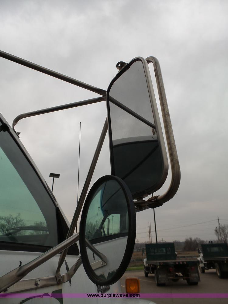 image for item J4221 1995 GMC TopKick box truck