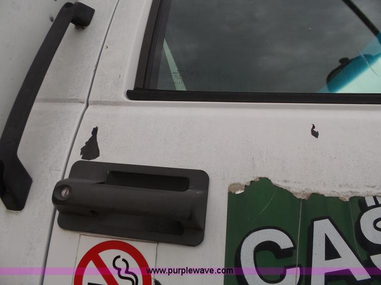 image for item J4221 1995 GMC TopKick box truck