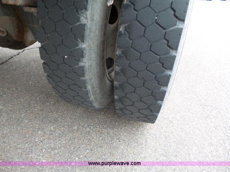 image for item J4221 1995 GMC TopKick box truck