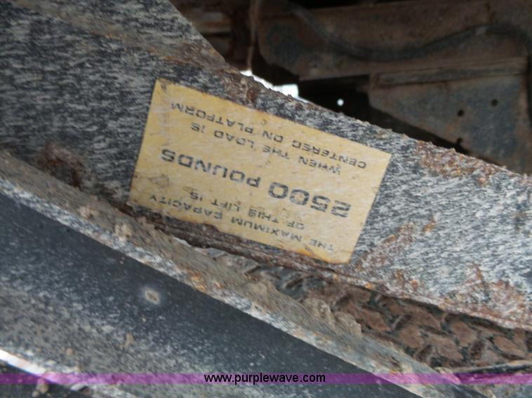 image for item J4221 1995 GMC TopKick box truck