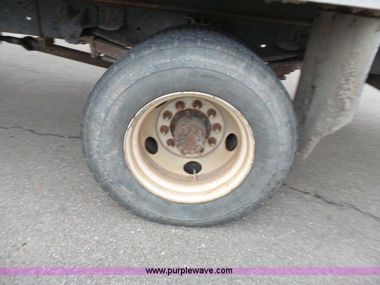 image for item J4221 1995 GMC TopKick box truck