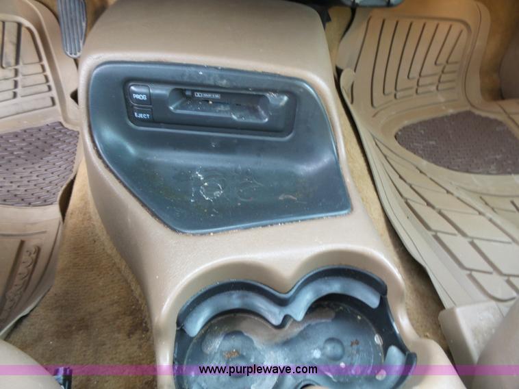 image for item J4223 1998 Chevrolet Blazer LT SUV