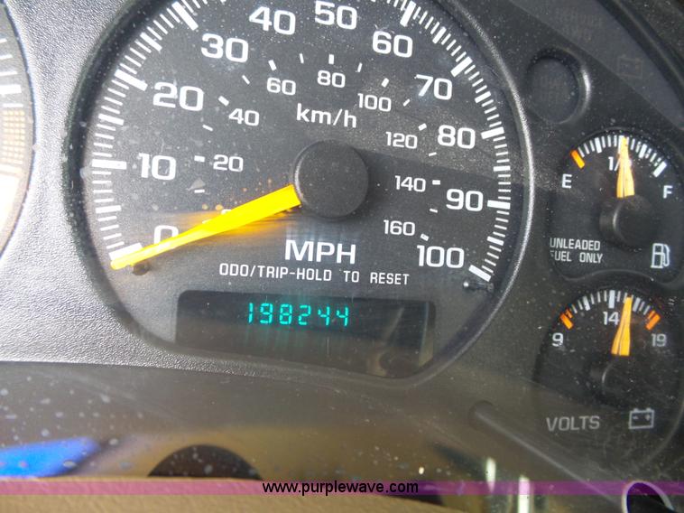 image for item J4223 1998 Chevrolet Blazer LT SUV