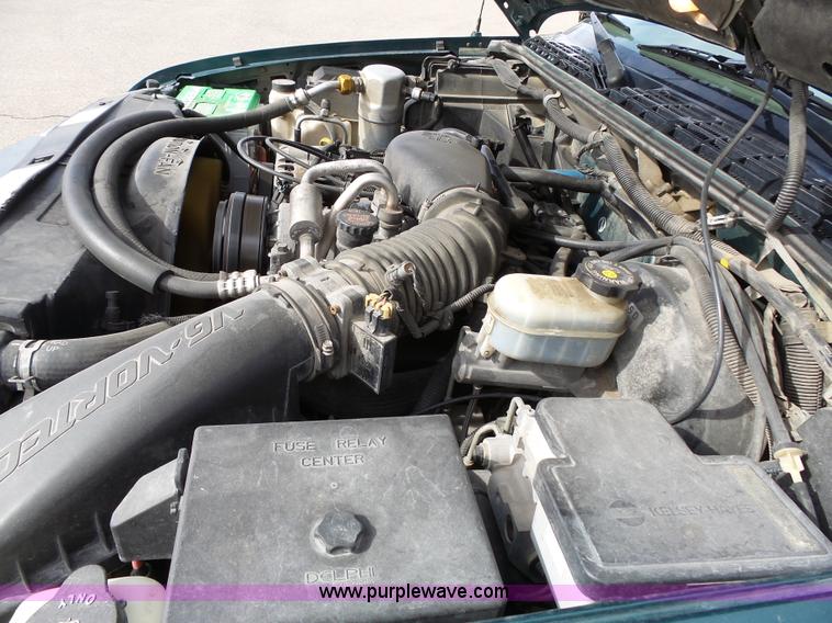 image for item J4223 1998 Chevrolet Blazer LT SUV