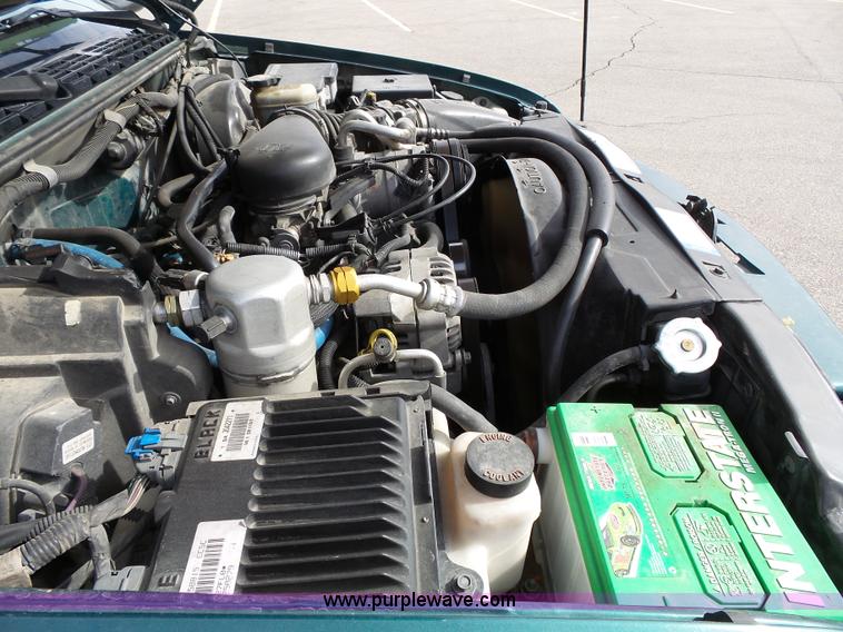 image for item J4223 1998 Chevrolet Blazer LT SUV