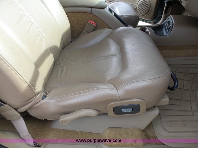 image for item J4223 1998 Chevrolet Blazer LT SUV