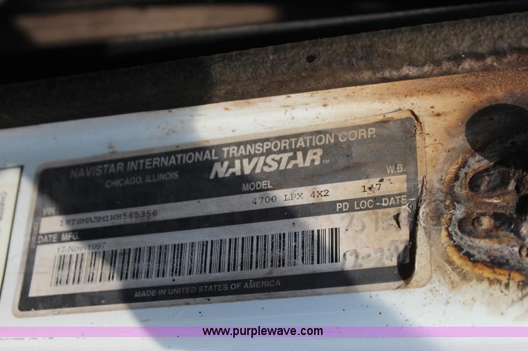 image for item J4355 1998 International 4700LPX flatbed truck