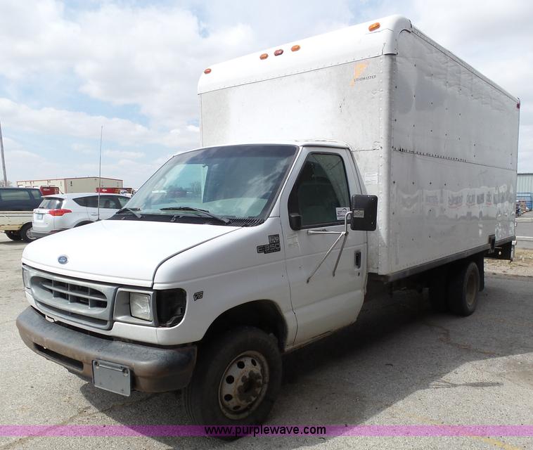 image for item J6165 2001 Ford F350 Super Duty box truck