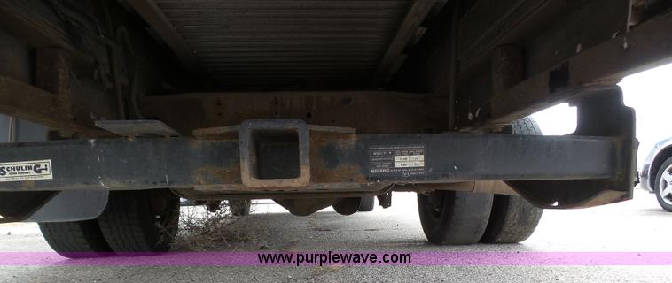 image for item J6165 2001 Ford F350 Super Duty box truck