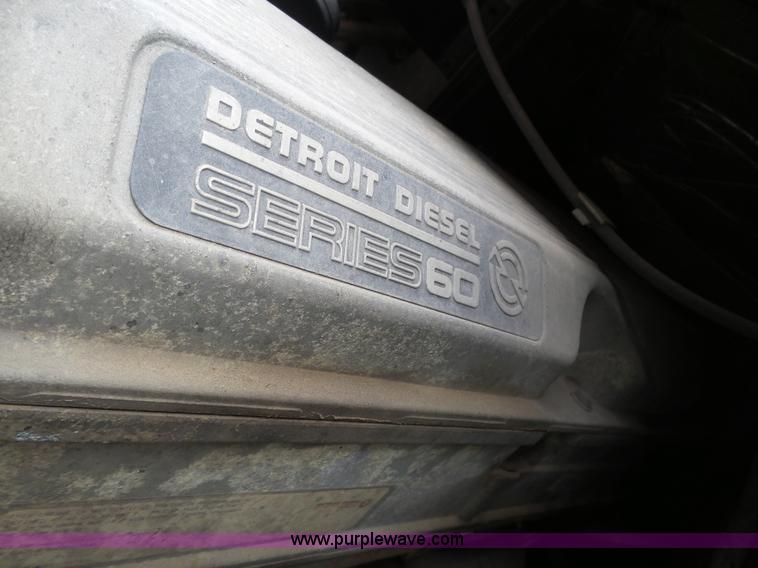 image for item J6168 2005 Freightliner Columbia semi truck