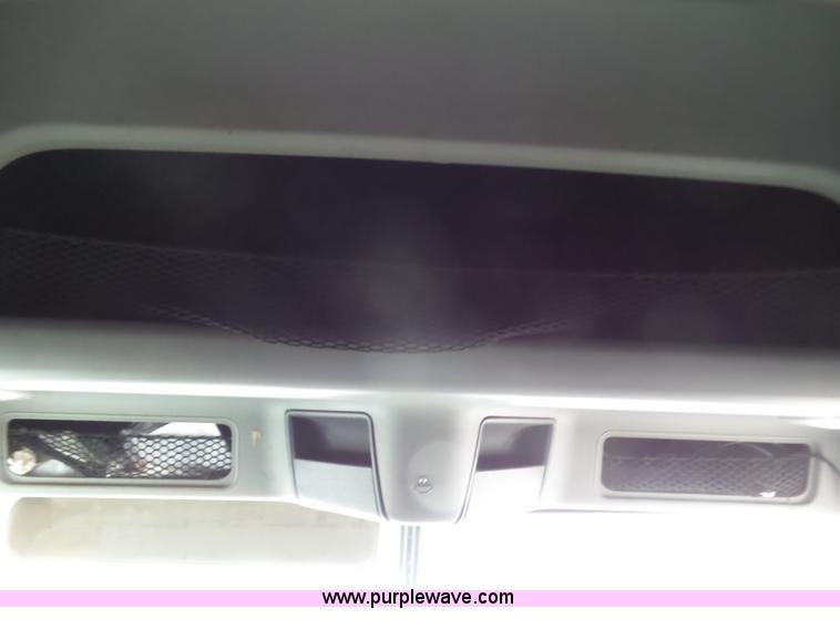 image for item J6168 2005 Freightliner Columbia semi truck