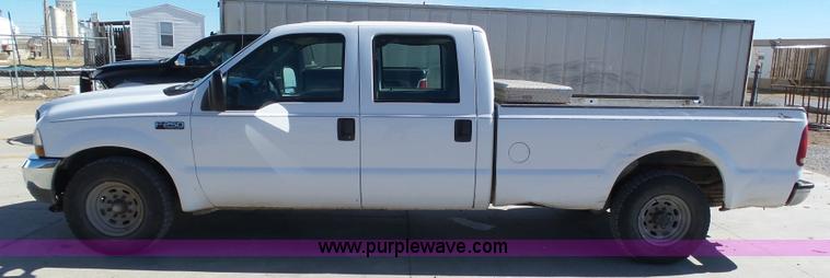 image for item J6212 2004 Ford F250 Super Duty XL Crew Cab pickup truck