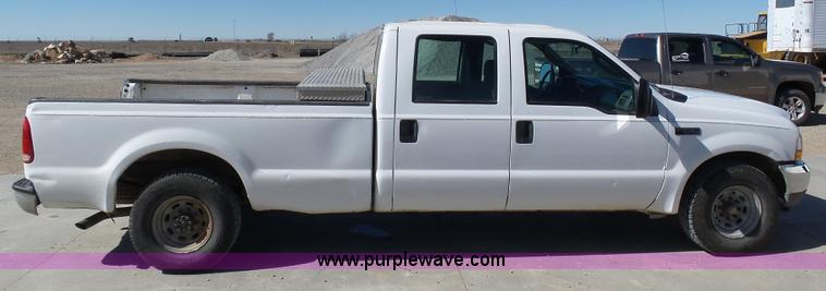 image for item J6212 2004 Ford F250 Super Duty XL Crew Cab pickup truck