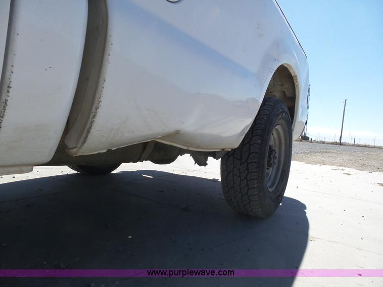 image for item J6212 2004 Ford F250 Super Duty XL Crew Cab pickup truck