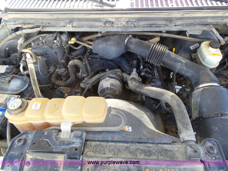 image for item J6212 2004 Ford F250 Super Duty XL Crew Cab pickup truck