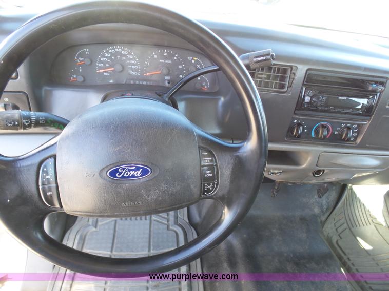 image for item J6212 2004 Ford F250 Super Duty XL Crew Cab pickup truck