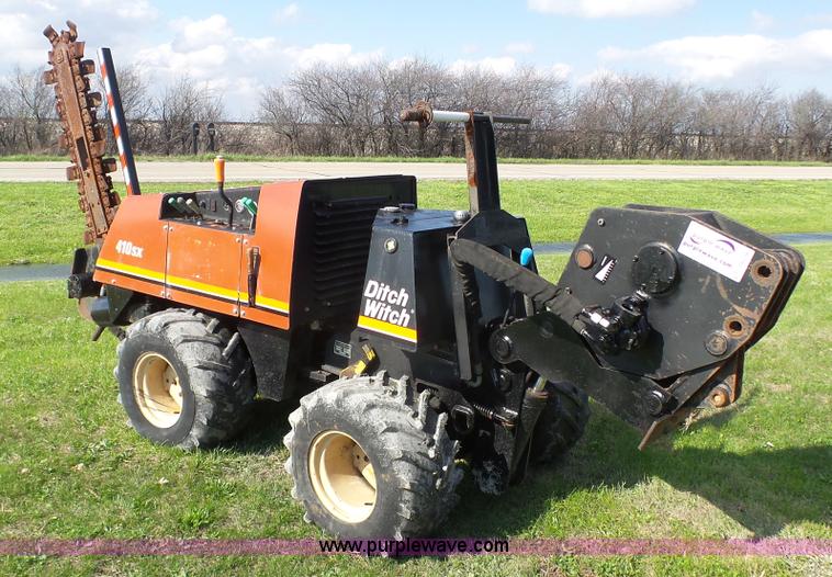 image for item J6256 1999 Ditch Witch 410SX trencher