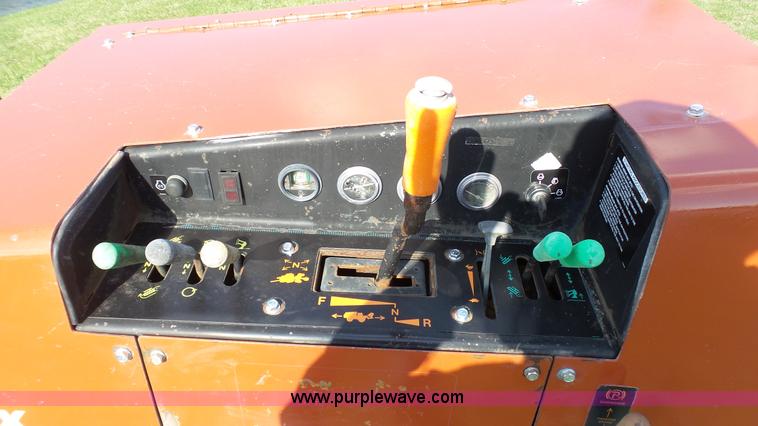 image for item J6256 1999 Ditch Witch 410SX trencher