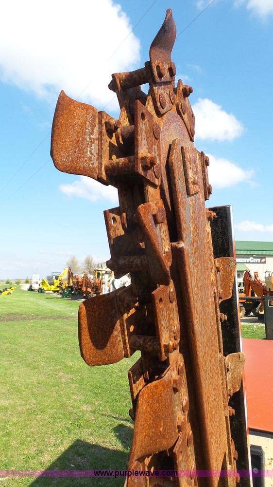 image for item J6256 1999 Ditch Witch 410SX trencher
