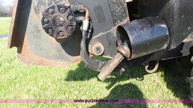image for item J6256 1999 Ditch Witch 410SX trencher