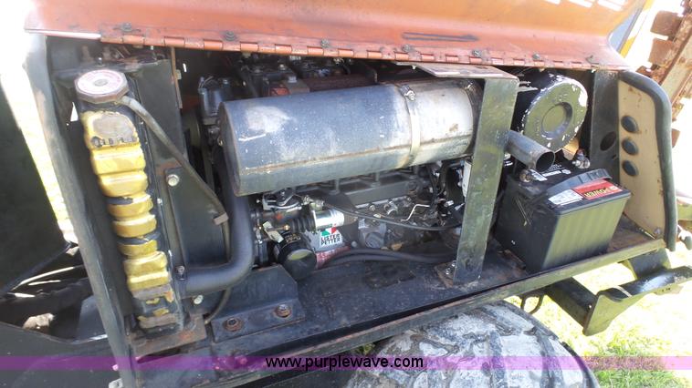 image for item J6256 1999 Ditch Witch 410SX trencher