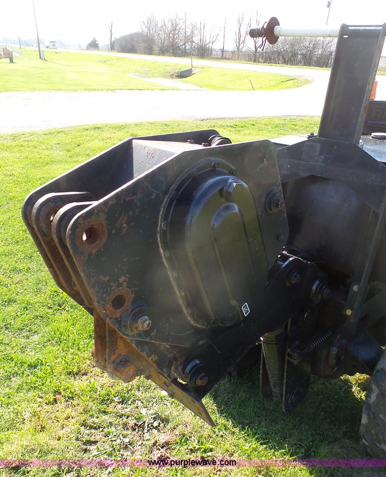 image for item J6256 1999 Ditch Witch 410SX trencher