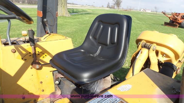 image for item J6258 1996 Case 460 cable plow