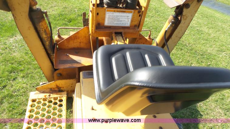 image for item J6258 1996 Case 460 cable plow