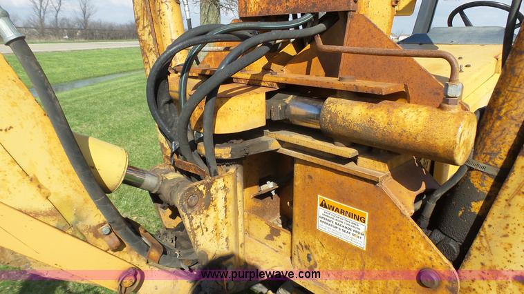 image for item J6258 1996 Case 460 cable plow