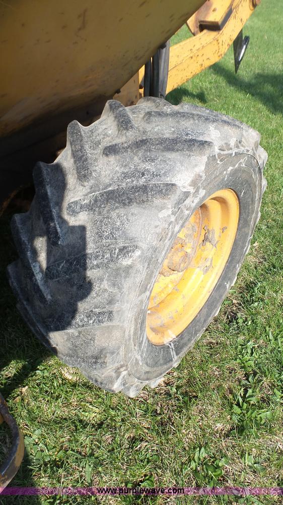 image for item J6258 1996 Case 460 cable plow