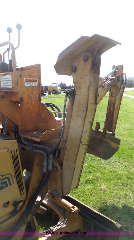 image for item J6258 1996 Case 460 cable plow