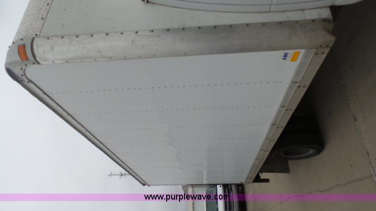 image for item J6263 2004 Ford E350 box truck