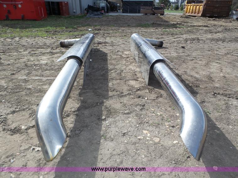 image for item J8944 Assorted truck accessories