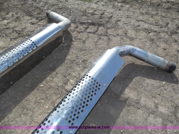 image for item J8944 Assorted truck accessories