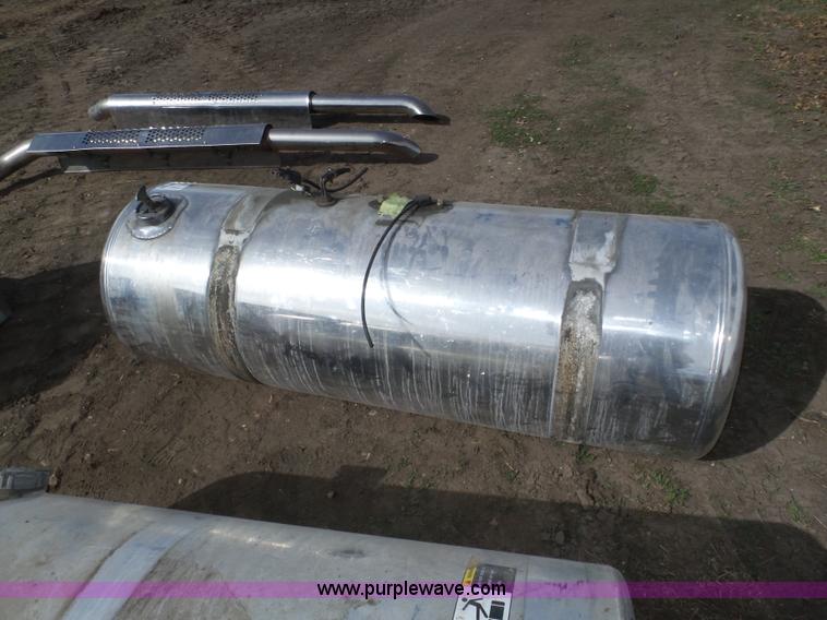 image for item J8944 Assorted truck accessories