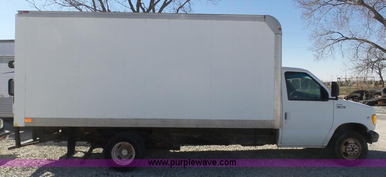 image for item J8971 1998 Ford Econoline E350 box truck