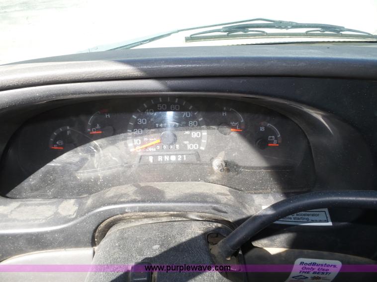 image for item J8971 1998 Ford Econoline E350 box truck