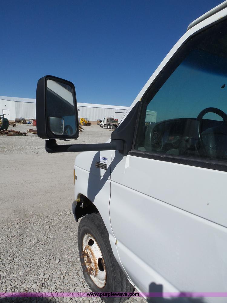 image for item J8971 1998 Ford Econoline E350 box truck